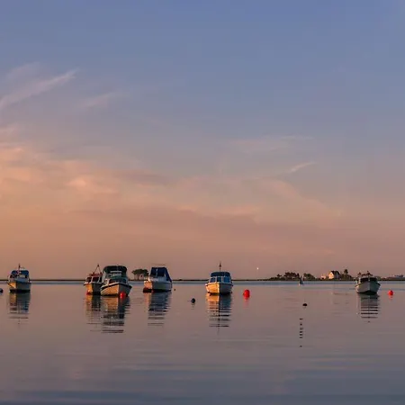 Sea Mojo- Meerblick, Infrarotauna, Terrasse